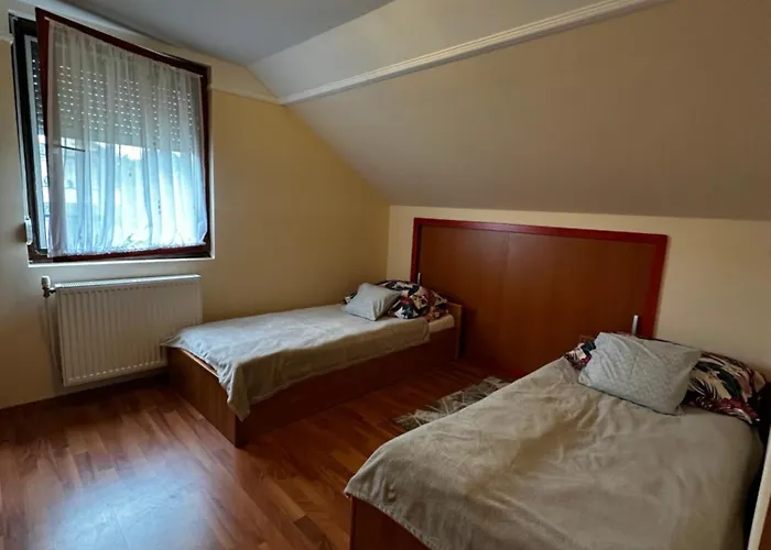 Mano * Хайдусобосло